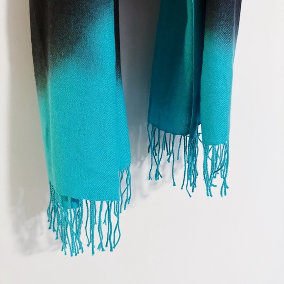 Nordstrom - Cashmere and Wool Ombre Teal and Dark Gray Scarf - Picture 3 of 4
